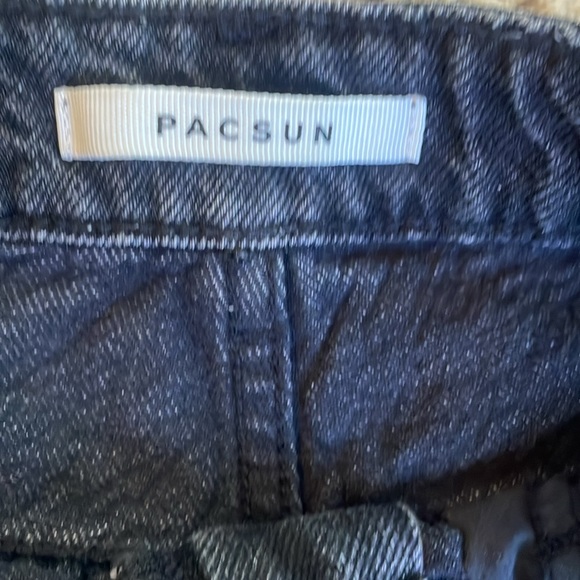 PacSun black denim Mom short - Picture 3 of 6